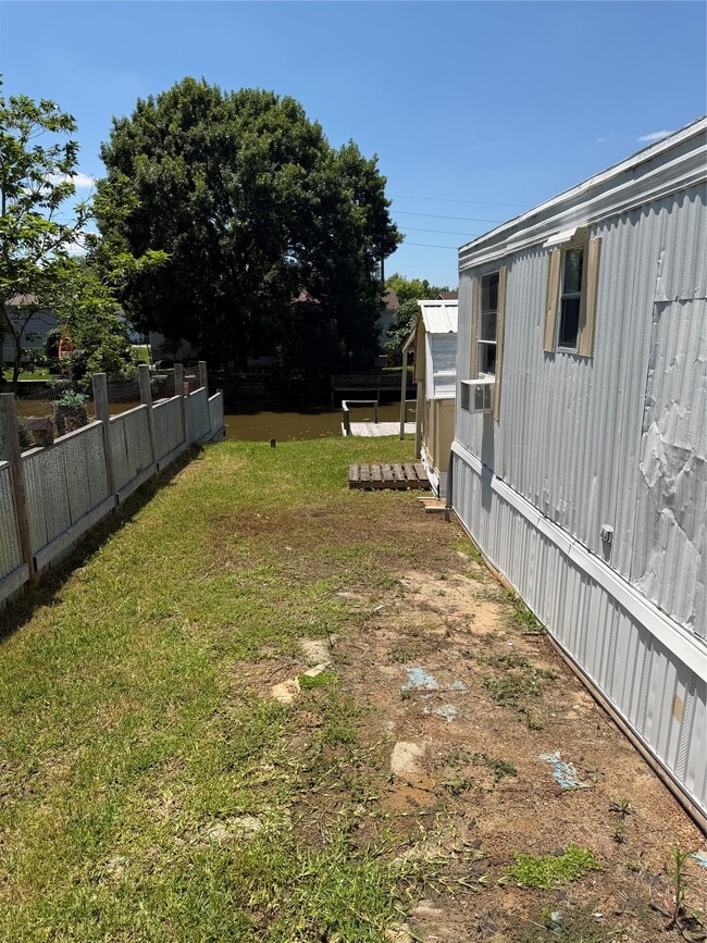 Building Photo - 8979 Gladewood