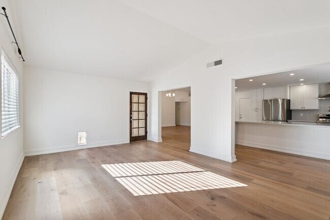 Building Photo - 923 N 59th St