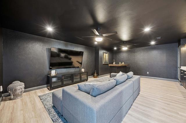 Building Photo - 2833 Meadowbrook Dr