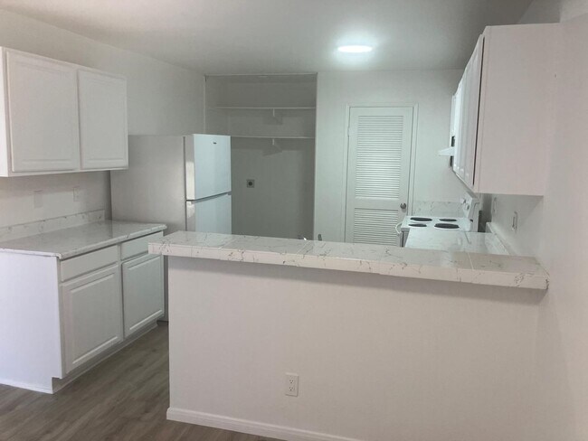 Building Photo - Spacious Renovated 3 bedroom/2 bath townhome in Paradise Hills! Move in Ready! $3,095 MOVE IN SPE...