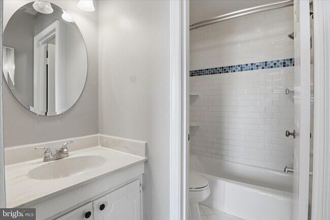 Building Photo - 2314 Sanford St