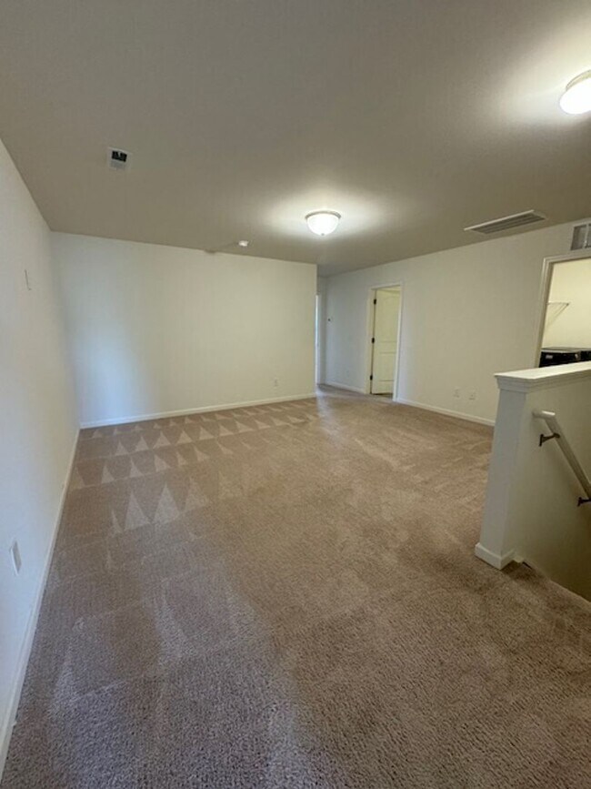 Building Photo - Introducing Your Dream Home: A Spacious 3 Bedroom, 2.5 Bathroom Townhome for Rent