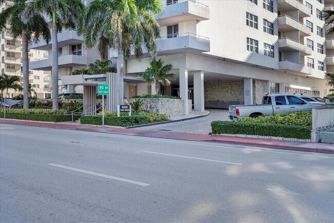 Building Photo - 9225 Collins Ave