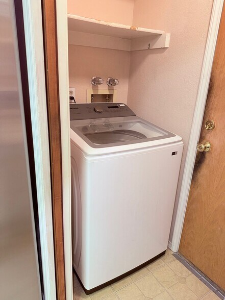 Building Photo - 5516 Cochiti Ct NW