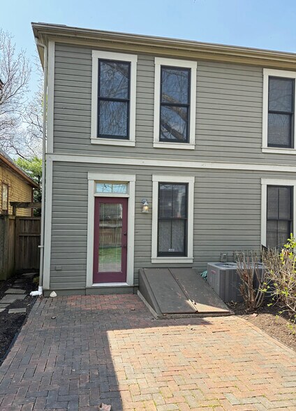 Building Photo - 844 Hamlet St