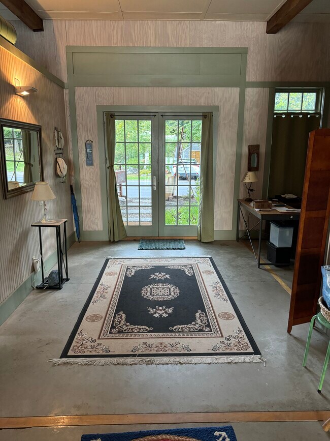 Building Photo - 3 Pond Rd