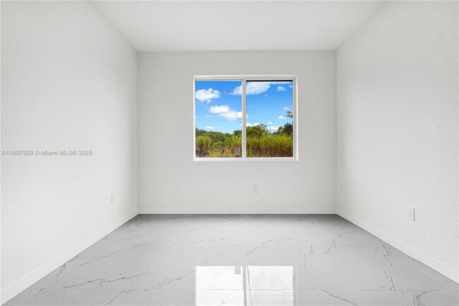 Building Photo - 22555 SW 125th Ave