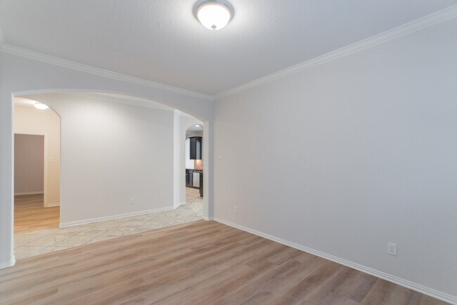 Building Photo - 7 Deer River Cir