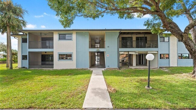 Building Photo - 6310 Royal Woods Dr