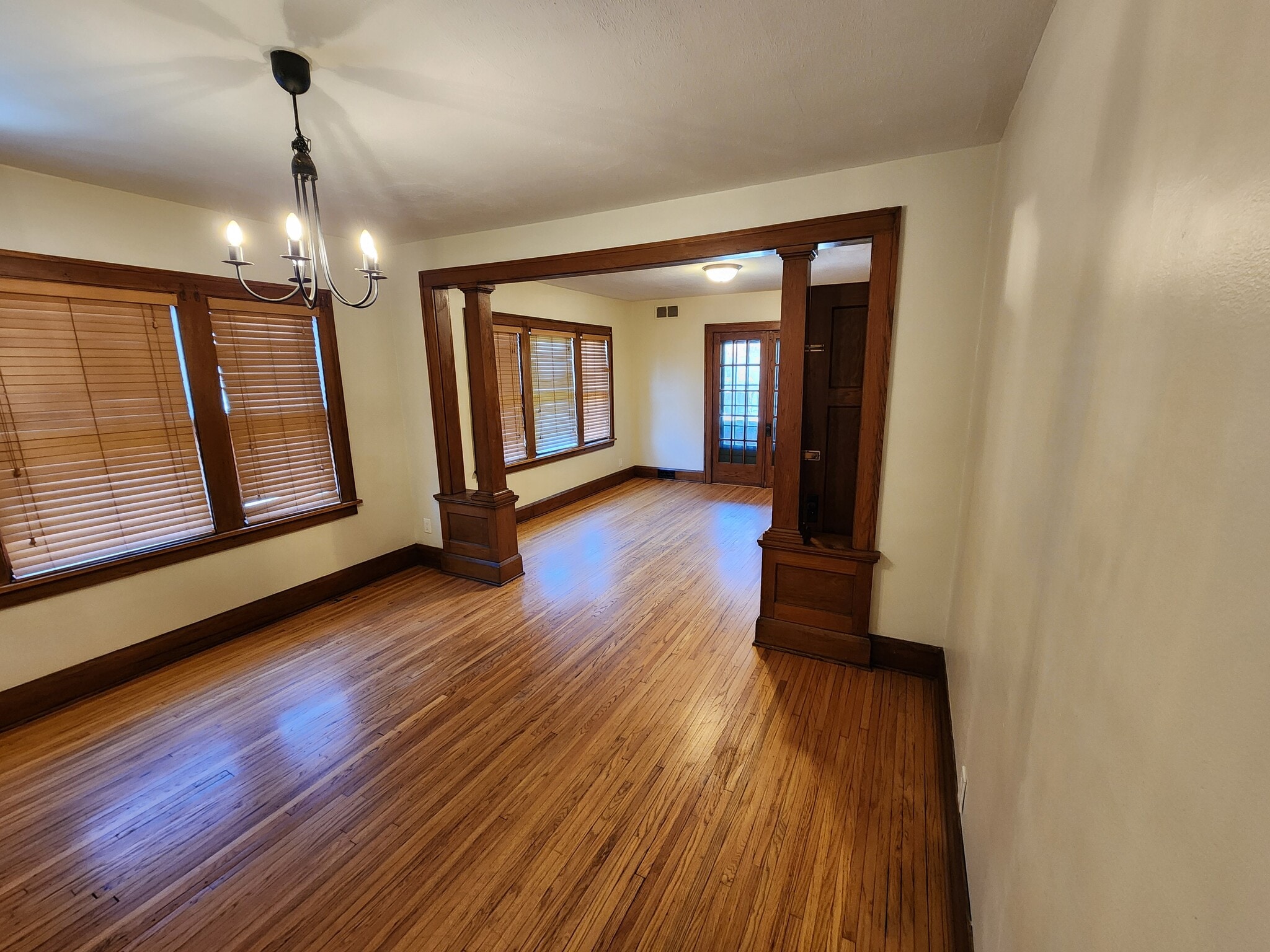 Building Photo - 409 Grove St