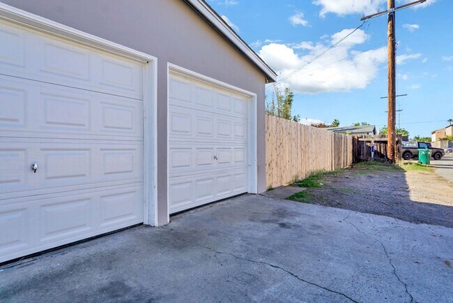 Building Photo - Clairemont Mesa Blvd 4414-4416 Duplex