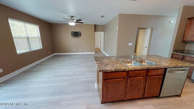 Building Photo - 65061 Lagoon Forest Dr