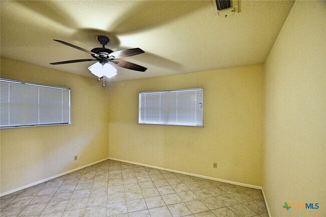 Building Photo - 788 Mary Preiss Dr