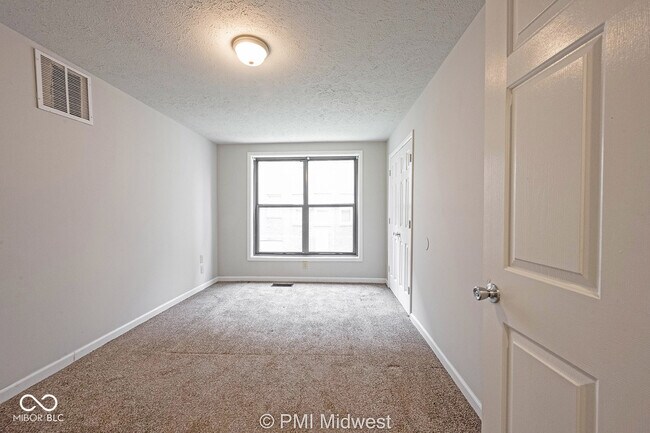 Building Photo - 3736 N Meridian St