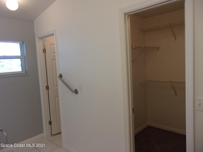 Building Photo - 3908 Upmann Dr