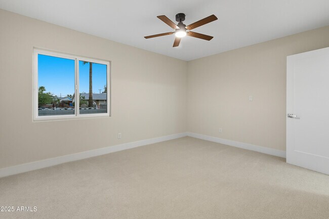 Building Photo - 1630 E Catalina Dr