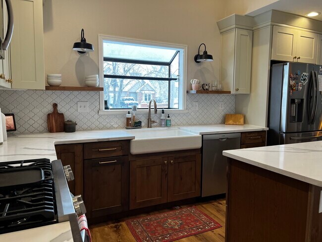 Building Photo - 4215 Cromwell Ct