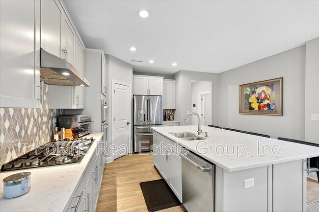 Building Photo - 6942 Cherry Creek Blvd