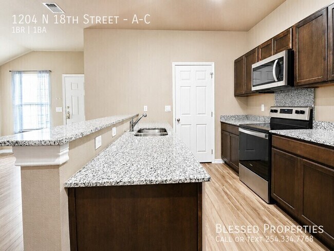 Building Photo - 1204 N 18th St