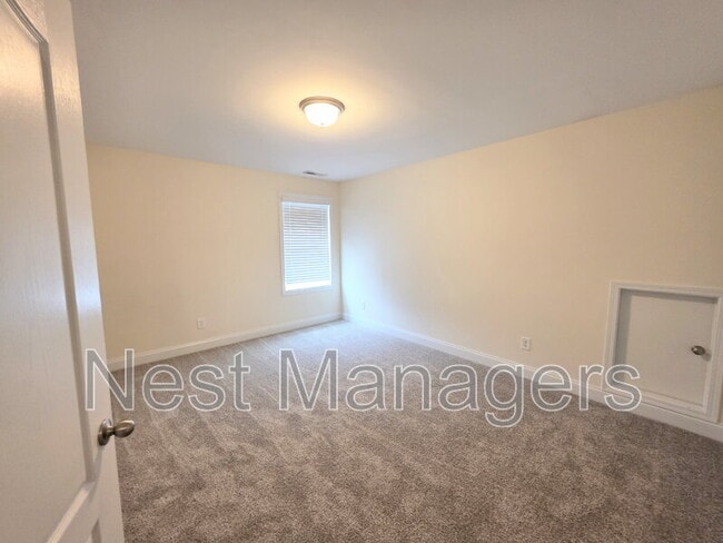 Building Photo - 173 Weston Woods St