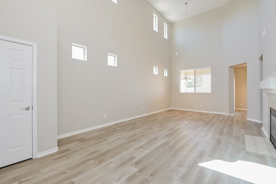 Building Photo - 134 W Camino Rancho Palomas