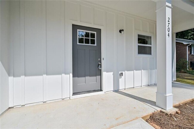 Building Photo - 2704 Allyn Way NW