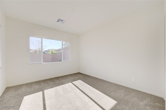 Building Photo - 555 Jerry Bird Ct