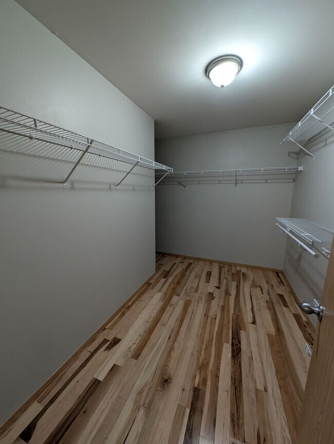 Building Photo - A Gardeners Oasis! 3 Bedroom Townhome for ...