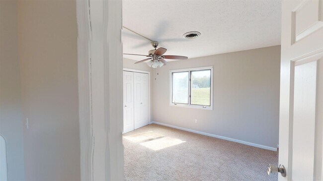 Building Photo - 9621 S Lake Ridge Dr