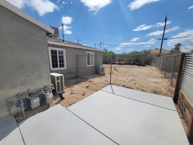 Building Photo - 6614 Tamarisk Ave
