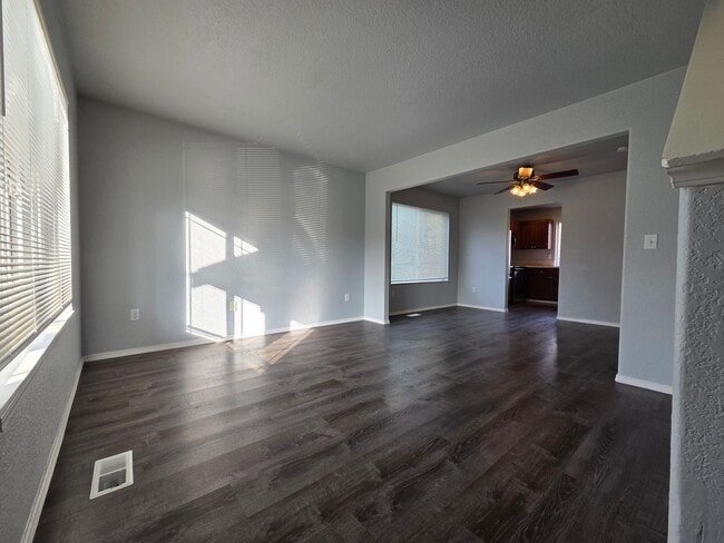 Building Photo - Beautiful Home in Spanaway!