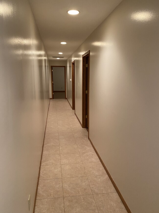 Large Hallway - 112 S Waupansie St