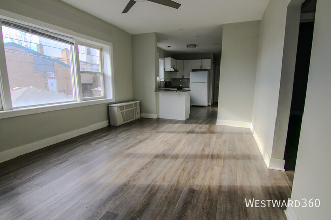 Building Photo - beautifully renovated 3-bedroom, 2-bathroo...