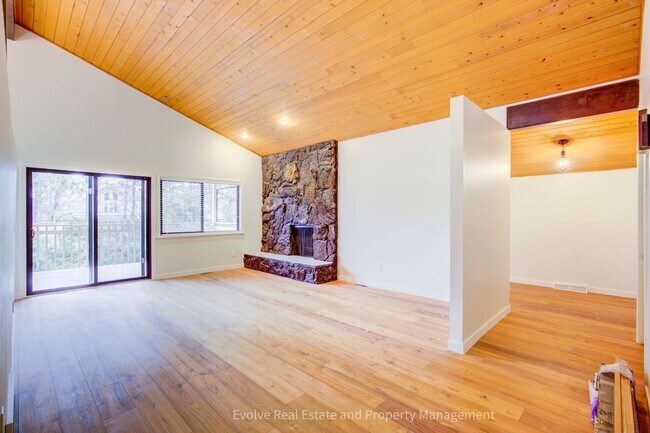 Building Photo - Evolve Real Estate: Exceptional Location! Remodeled 4-Bed Greenwood Village Home Walkable to Cher...