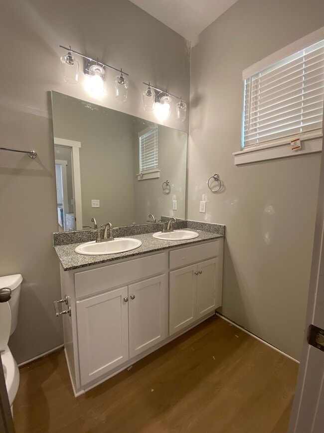 Building Photo - 255 Bailey St