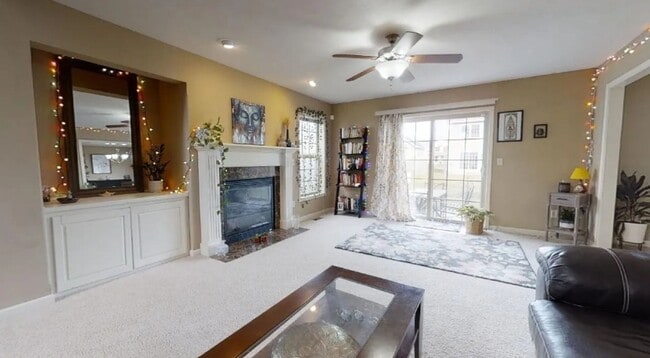 Building Photo - 206 Gentian St