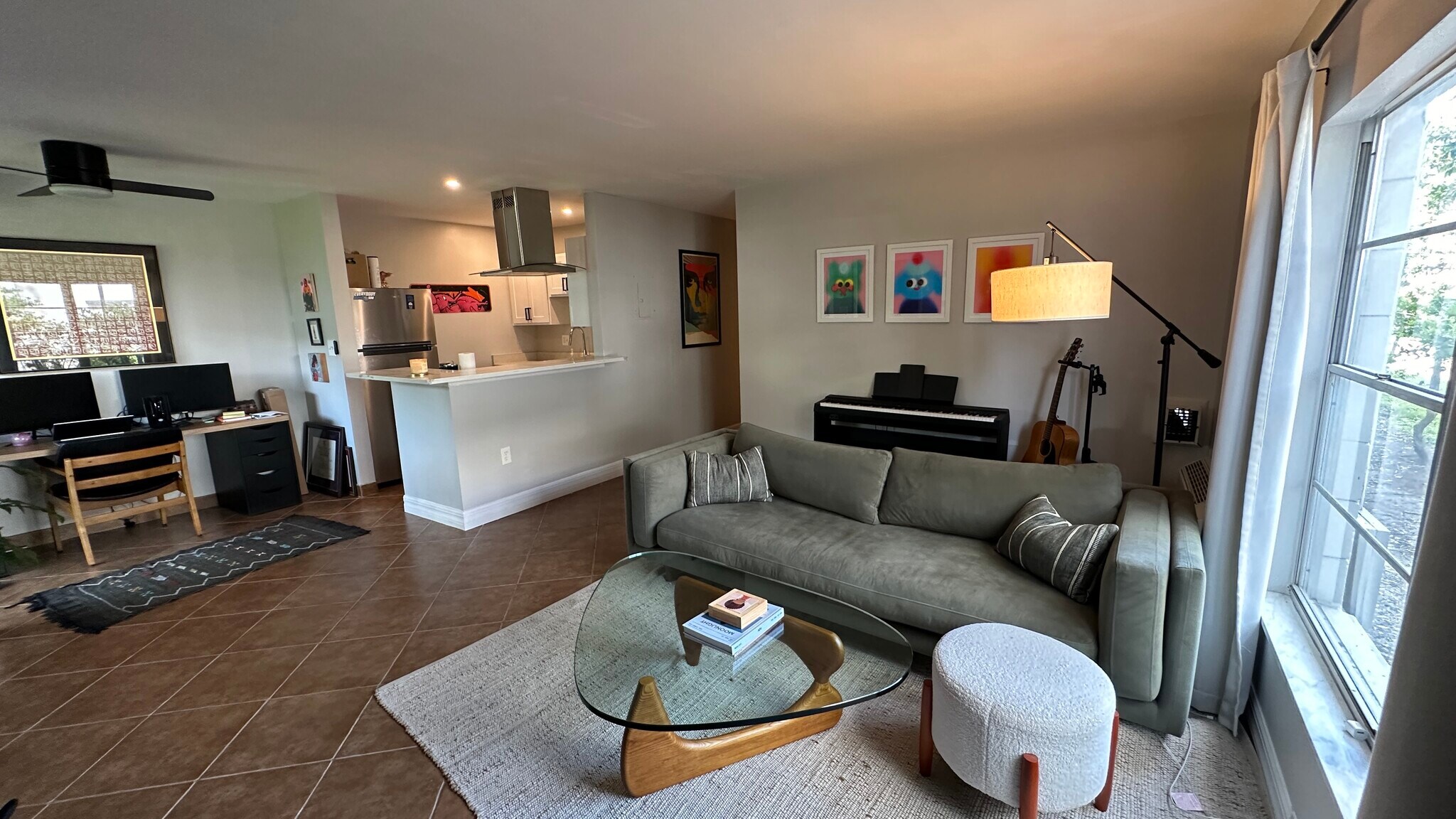 Building Photo - 132 W America St