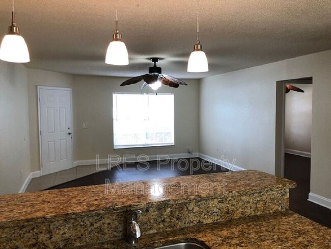 Building Photo - 3651 N Goldenrod Rd