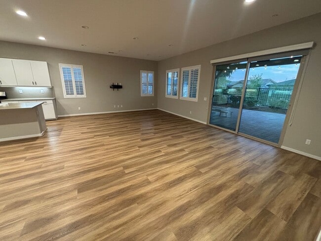 Building Photo - 4-Bedroom Home with Community Amenities & ...