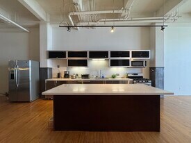 Building Photo - 1850 E Industrial St