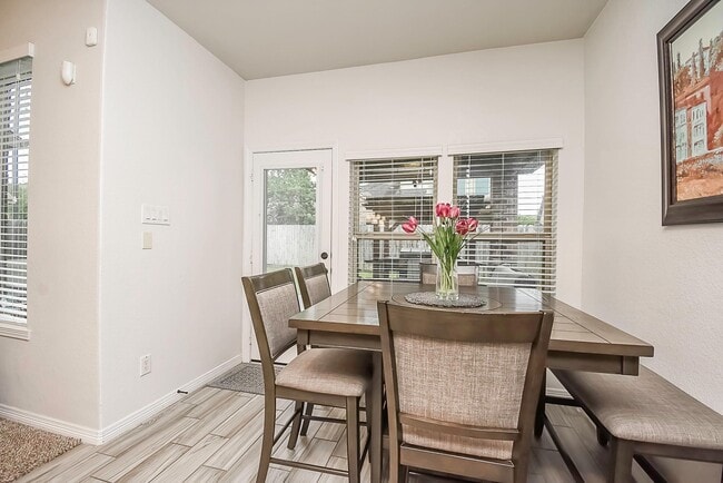 Building Photo - 3342 Breeze Bluff Way