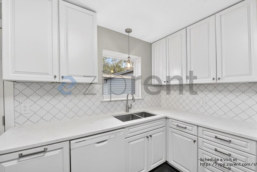 Building Photo - 428 Daniel St