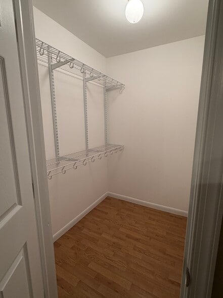 Building Photo - 1017 Pine St