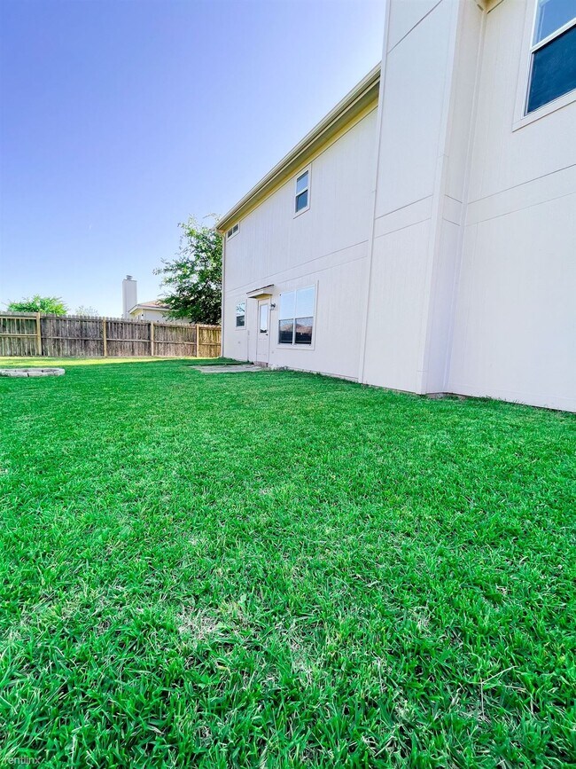 Building Photo - 3 br, 2.5 bath House - 1115 Madison