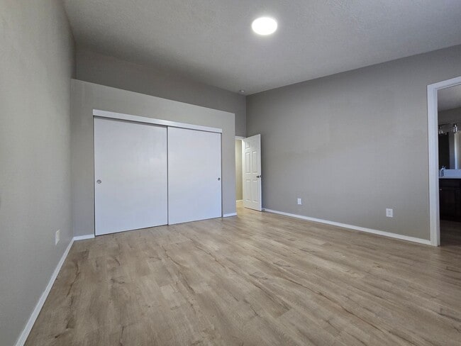 Building Photo - Single level, 3 Bedroom, 2 Bath House on c...