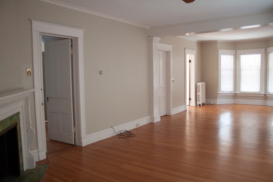 Primary Photo - 284 Richmond Ave