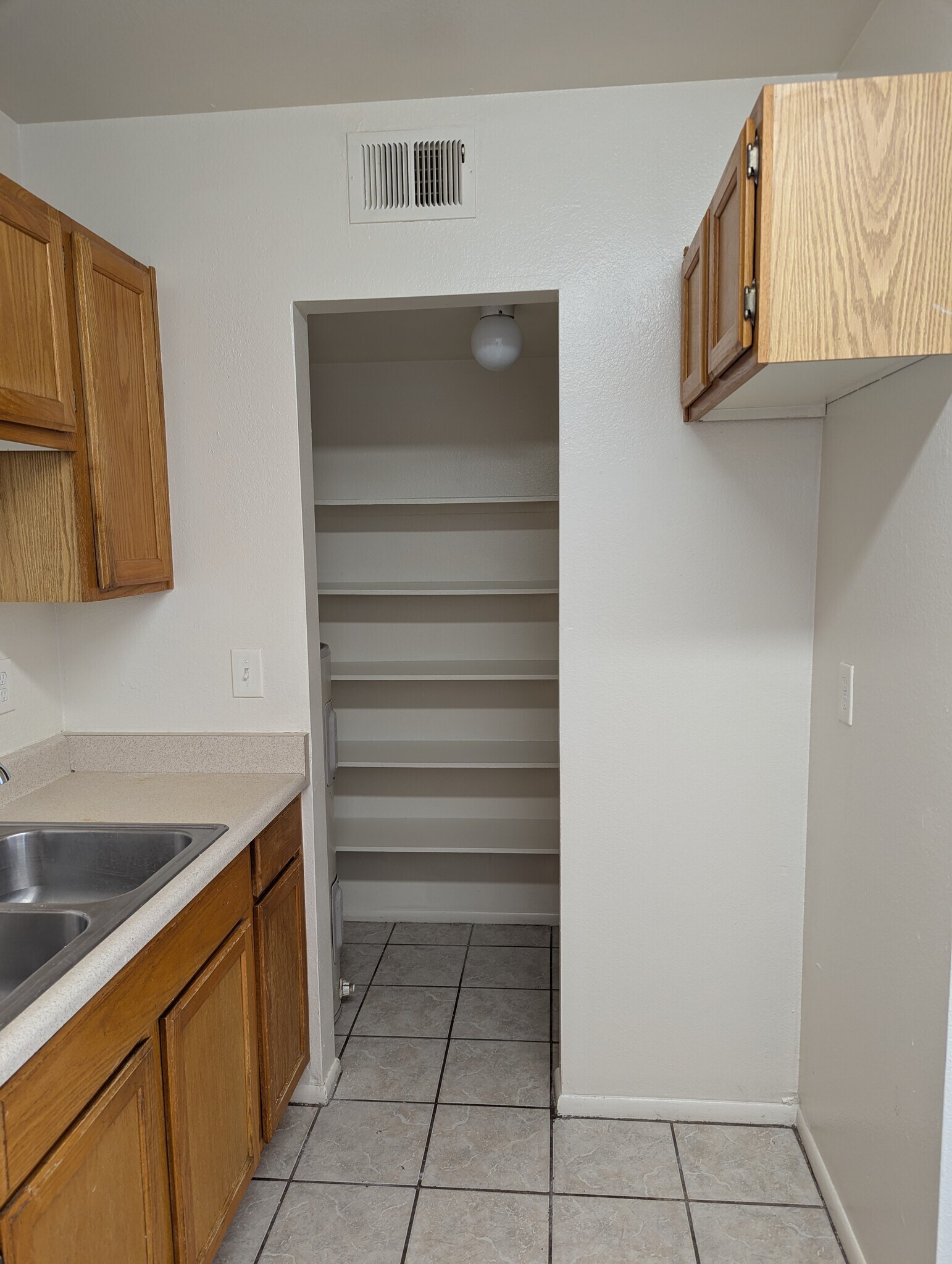 Building Photo - 343 N 93rd St