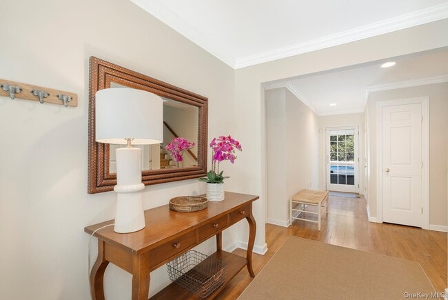 Building Photo - 44 Midhampton Ave