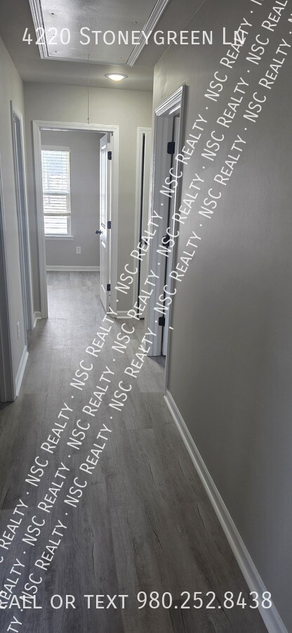 Building Photo - 4220 Stoneygreen Ln