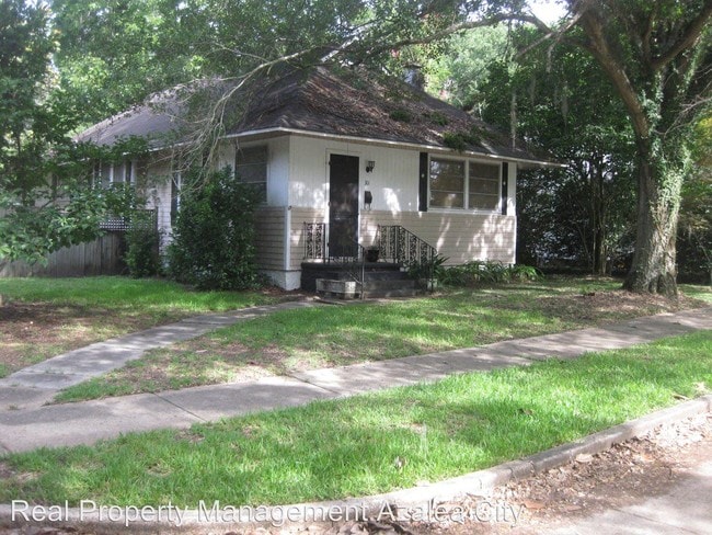 Primary Photo - 3 br, 2 bath House - 301 Chidester Ave